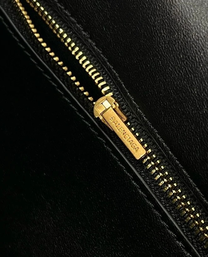 Balenciaga Rodeo Medium Bag in Black Calfskin - Image 2