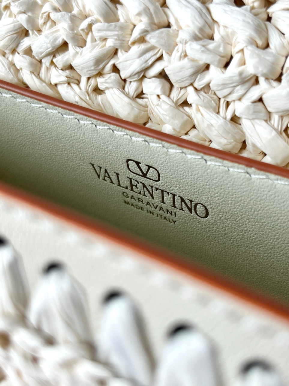 Valentino Alltime Shoulder Bag in White Raffia - Image 9