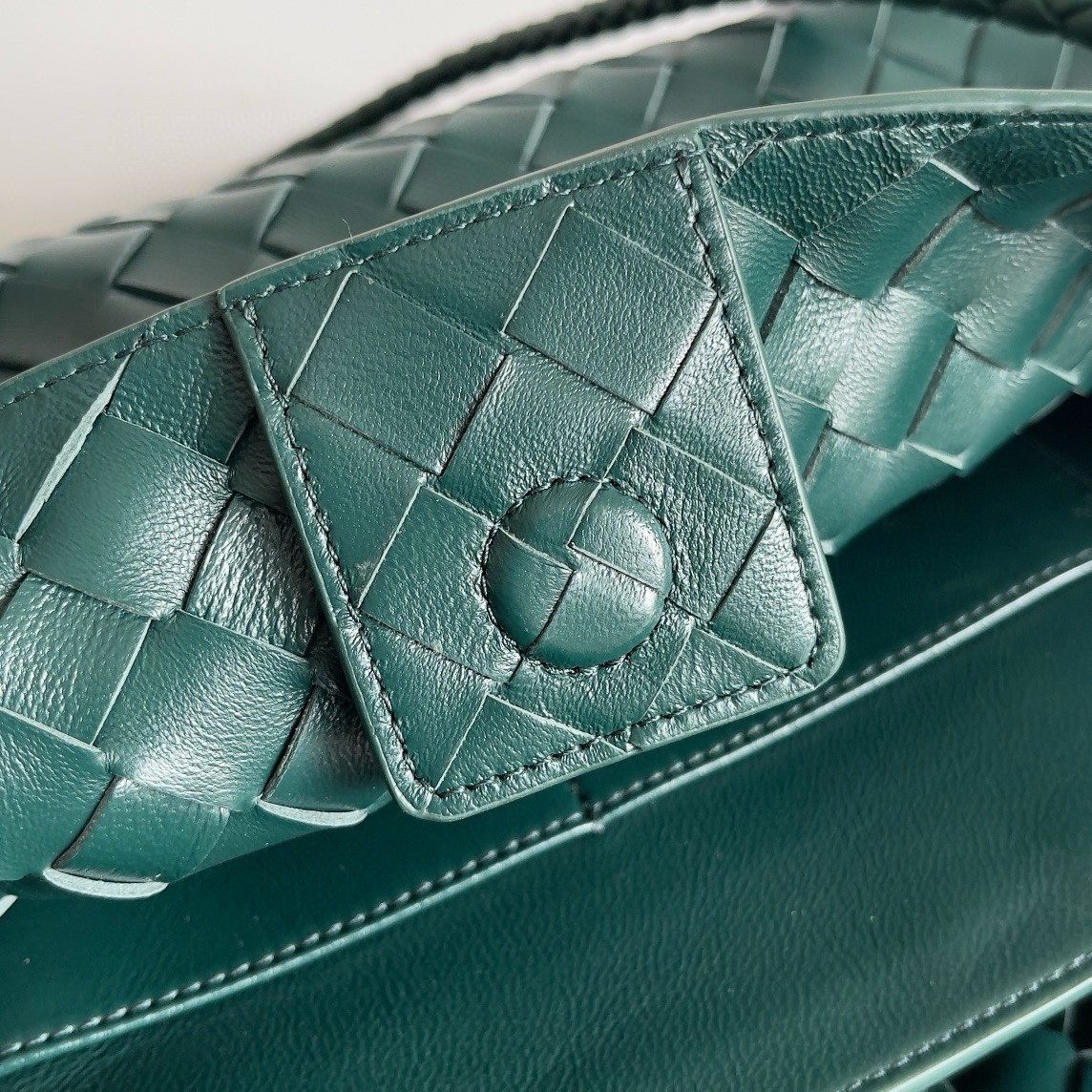 Bottega Veneta Andiamo Small East/West Bag in Green Intrecciato Lambskin - Image 9