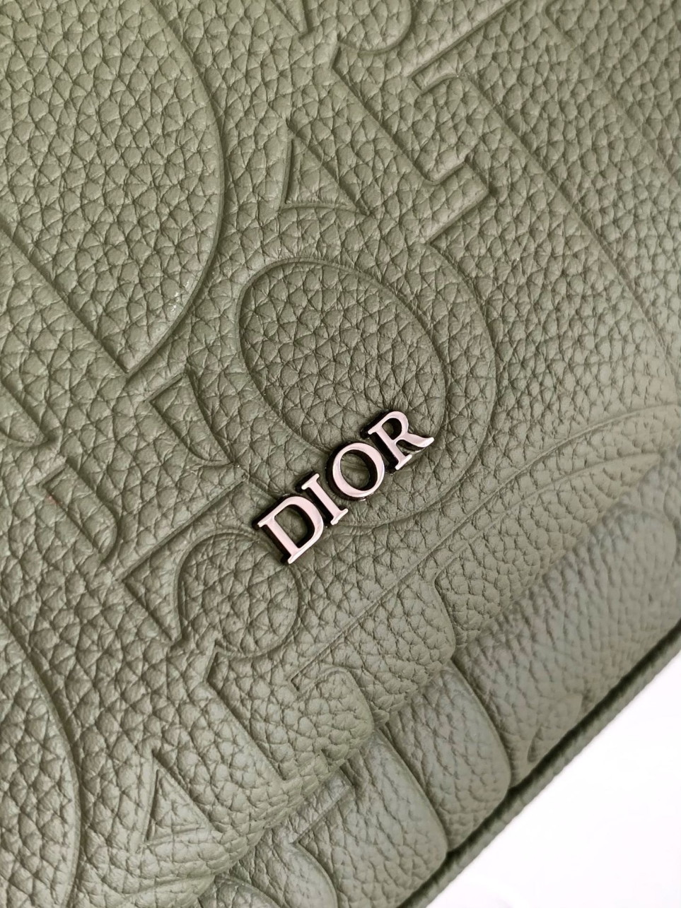 Dior Rider 2.0 Zipped Backpack in Khaki Gravity Leather - Image 3