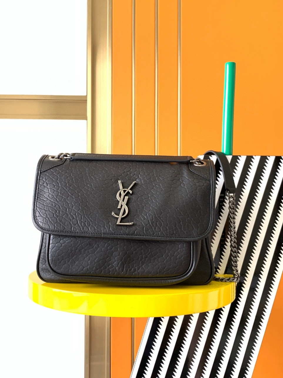 Saint Laurent Niki Medium Chain Bag in Black Grained Lambskin - Image 3
