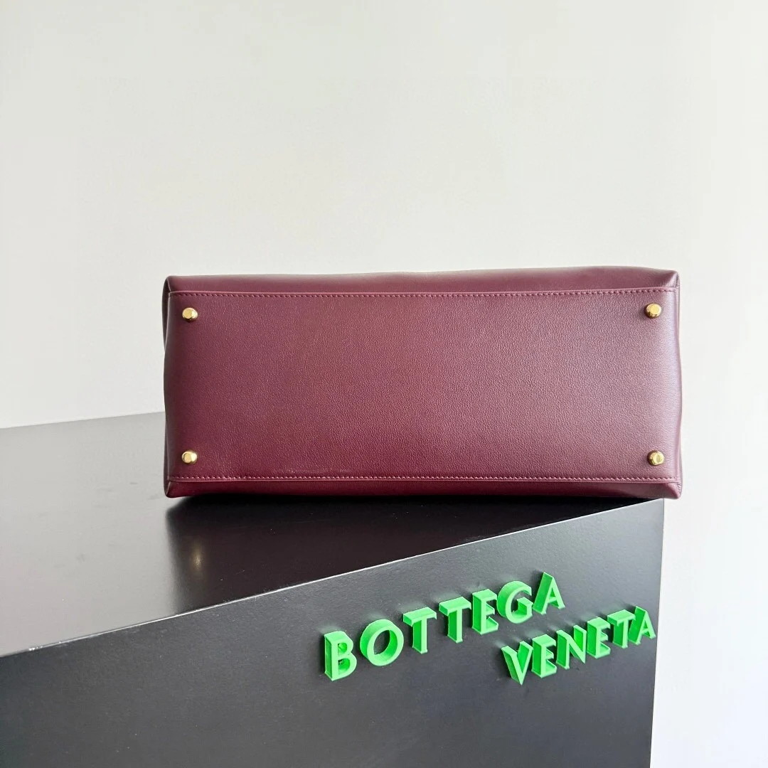 Bottega Veneta Ciao Ciao Medium Bag in Barolo Calfskin - Image 4