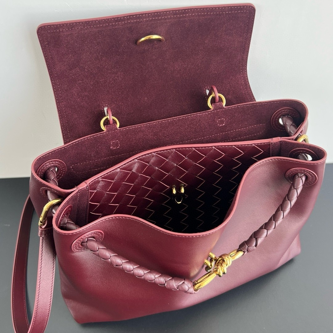 Bottega Veneta Ciao Ciao Medium Bag in Barolo Calfskin - Image 8