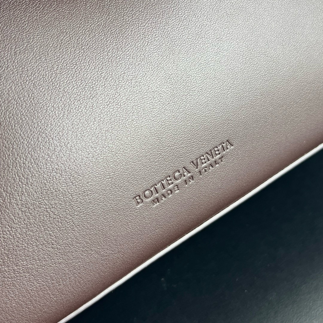 Bottega Veneta Ciao Ciao Small Bag in Fondant Calfskin - Image 6