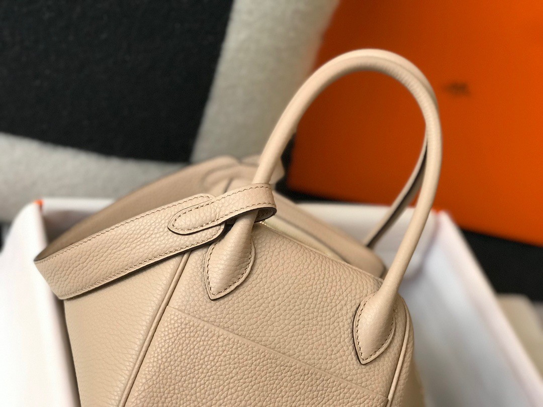 Hermes Lindy 26cm Bag in Trench Clemence Leather with GHW - Image 3