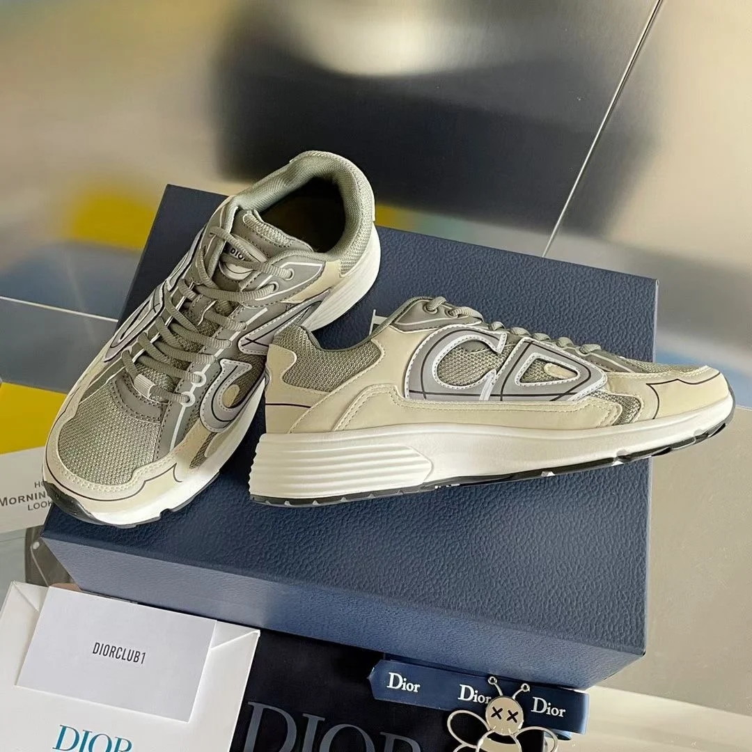Dior Men's B30 Sneakers In Green Mesh and Ivory Fabric - Image 2