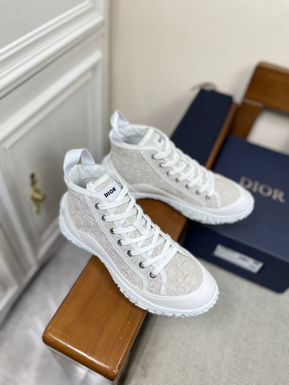 Dior Men's B28 High-top Sneakers In White Oblique Jacquard - Image 3