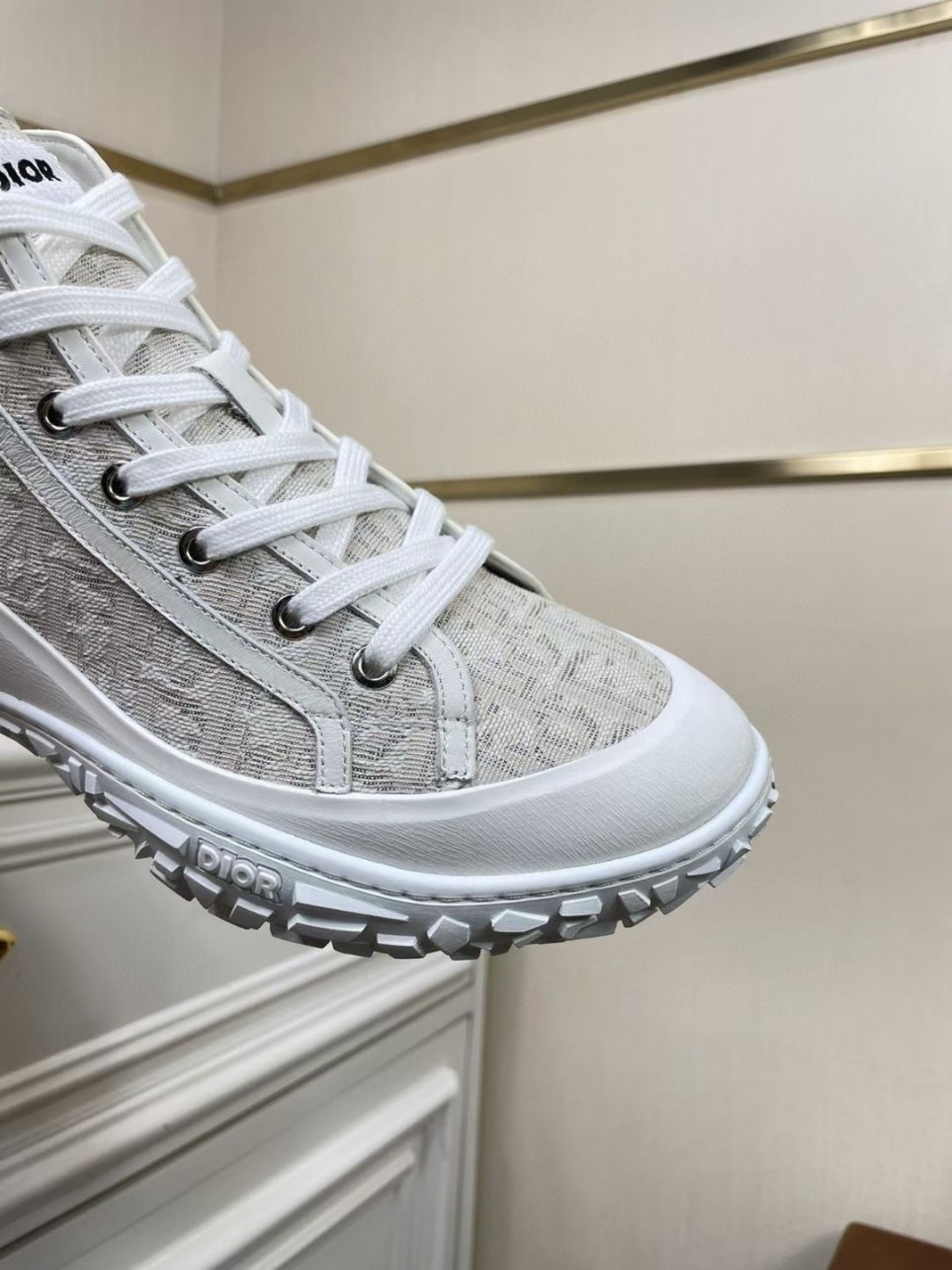 Dior Men's B28 High-top Sneakers In White Oblique Jacquard - Image 9