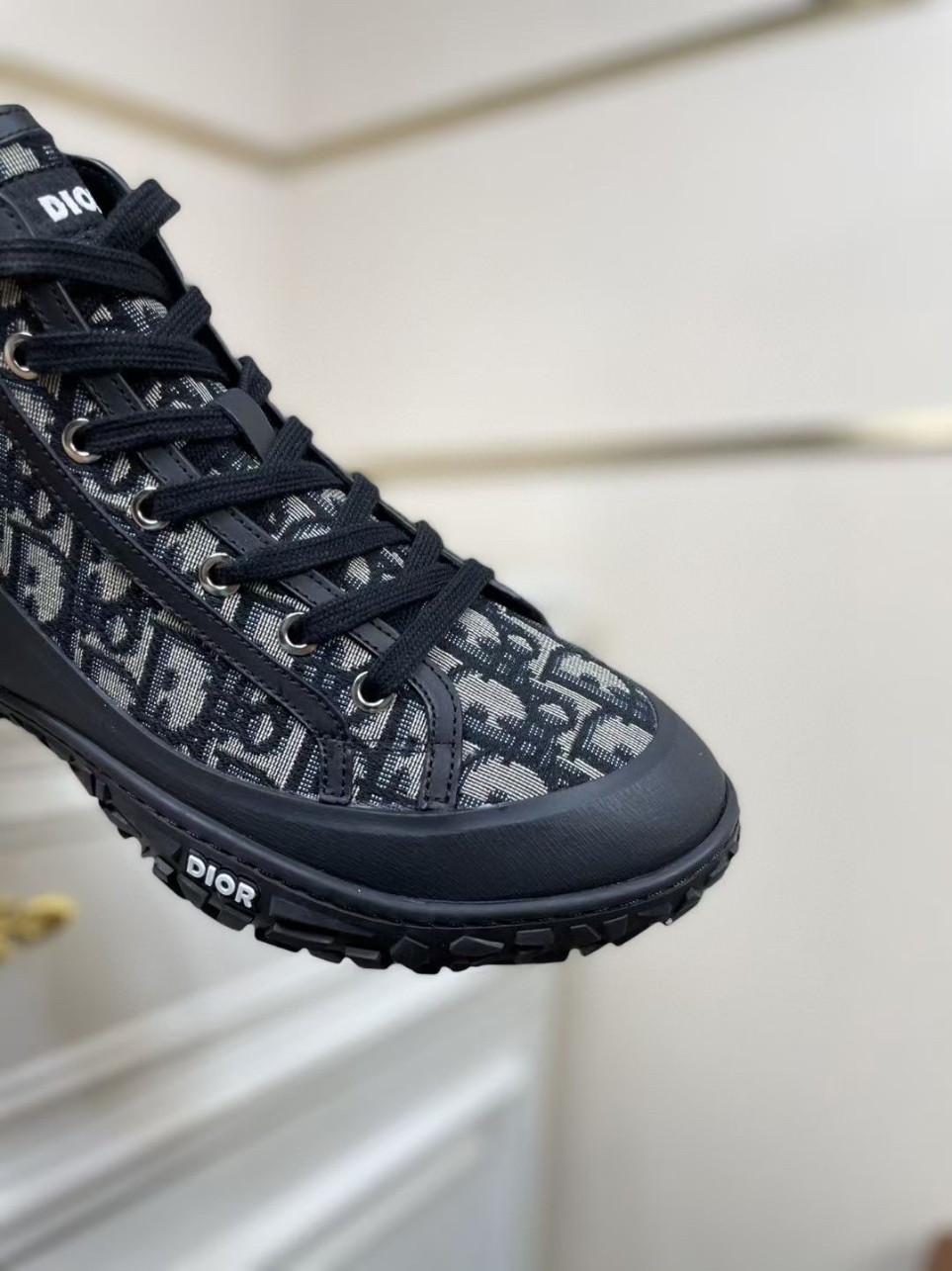 Dior Men's B28 High-Top Sneakers In Beige Oblique Jacquard - Image 4