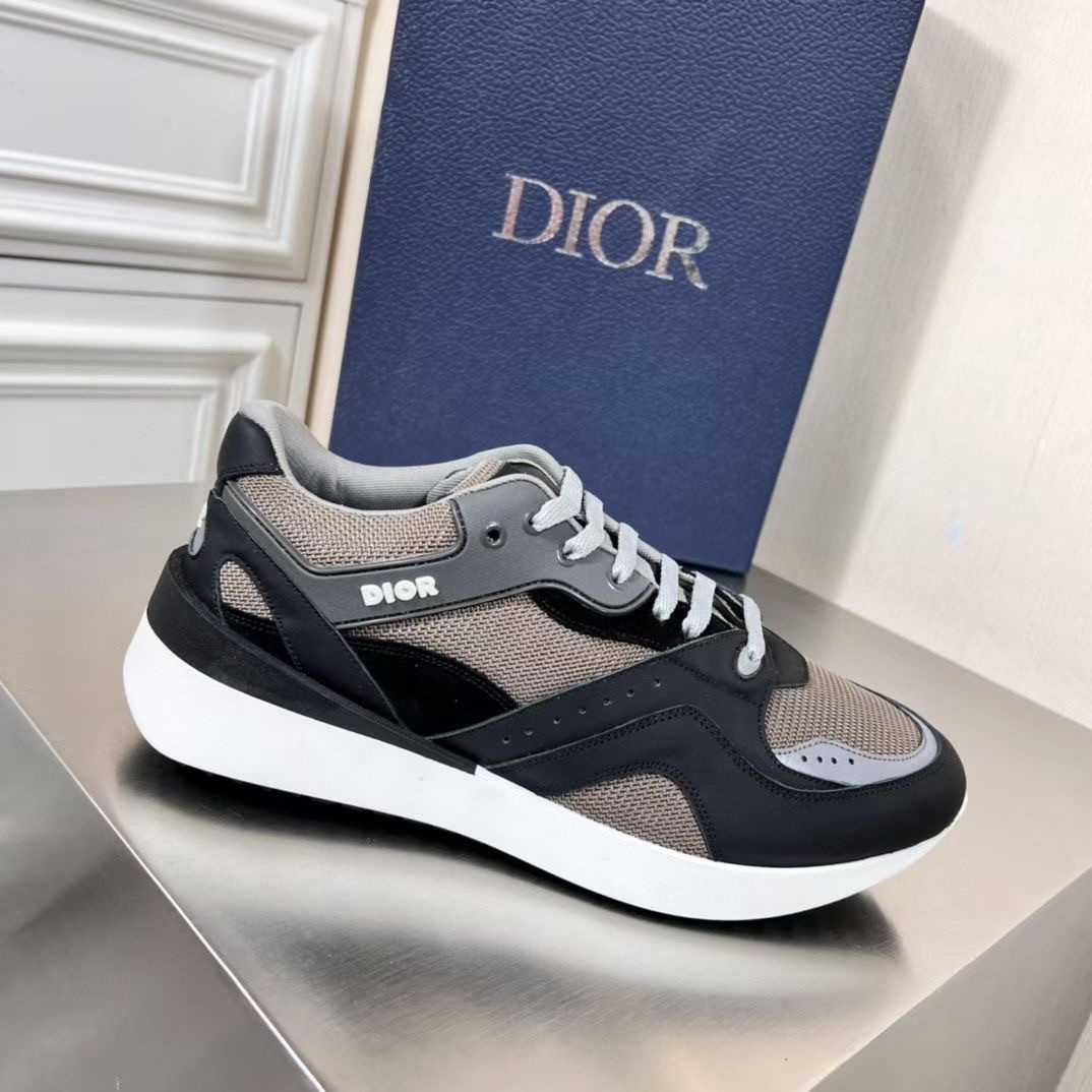 Dior Men's B29 Sneakers In Gray Mesh and Black Suede - Image 10