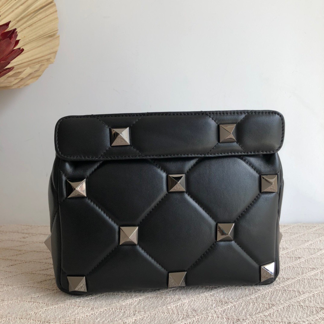 Valentino Roman Stud Medium Chain Bag with Black Hardware - Image 7